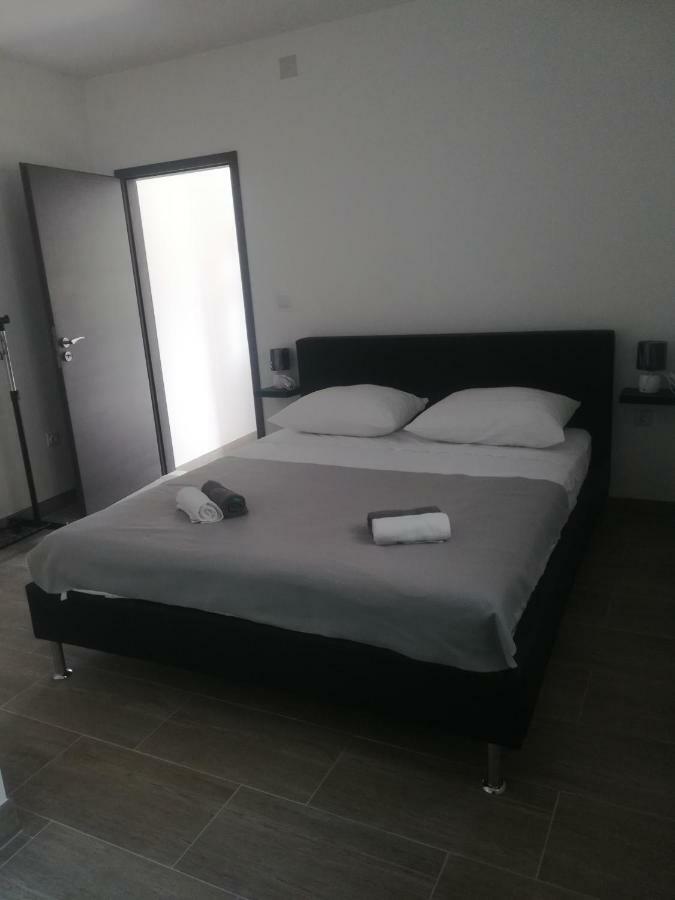 Apartmani Gojko Sali Esterno foto